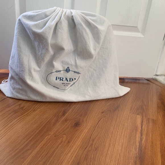 🖤STUNNING PRADA BAULETTO SAFFIANO LUXNERO TOTE🖤 - Picture 4 of 8